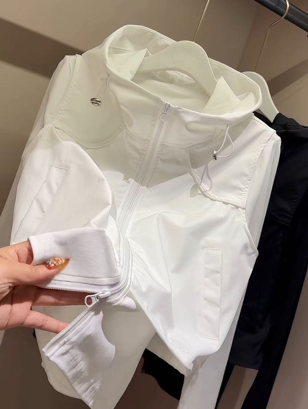 เสื้อแจ็คเก็ตมีฮู้ดแบบ 2-in-1  - Jackets บทวิจารณ์และราคา